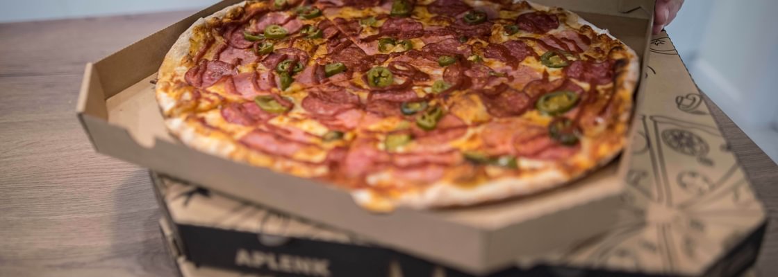 Kodėl pica ir suktinukai – geriausias pasirinkimas vakarėliui?
